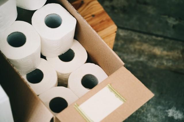 厕所Paper packaged in a corrugated box